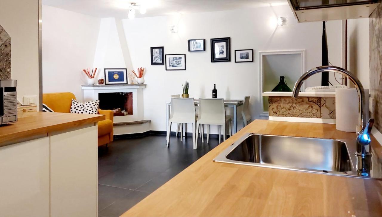Casa Del Moro - Romantic Loft In Trastevere Exteriör bild