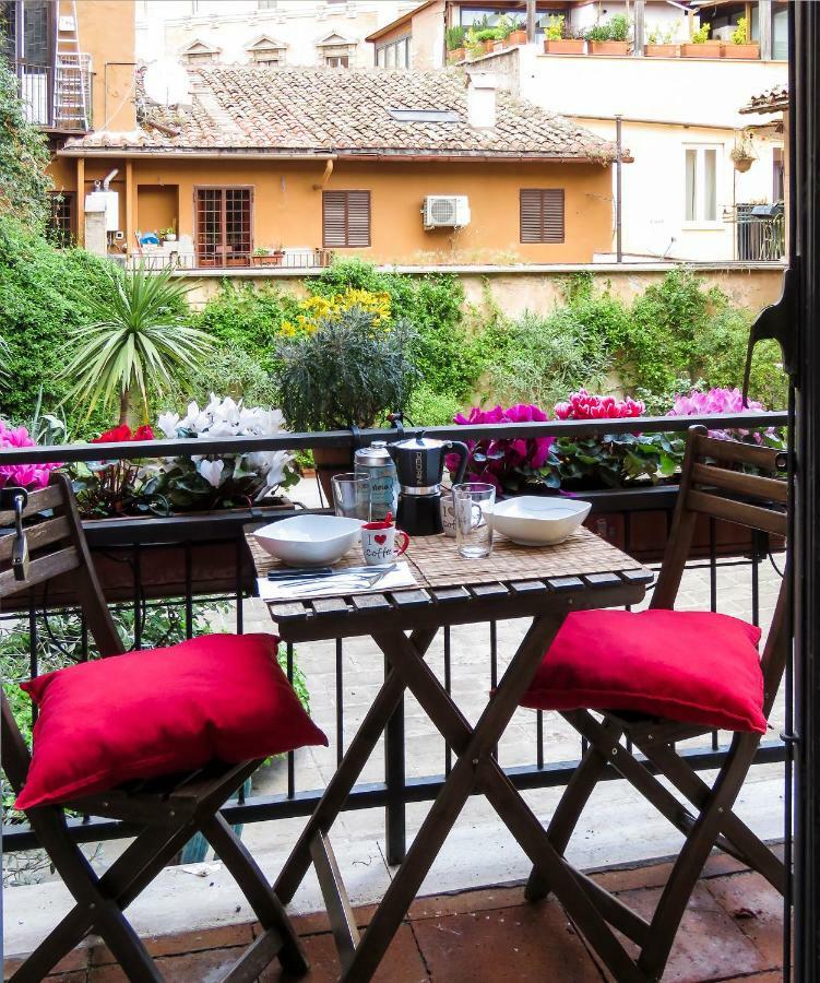 Casa Del Moro - Romantic Loft In Trastevere Exteriör bild