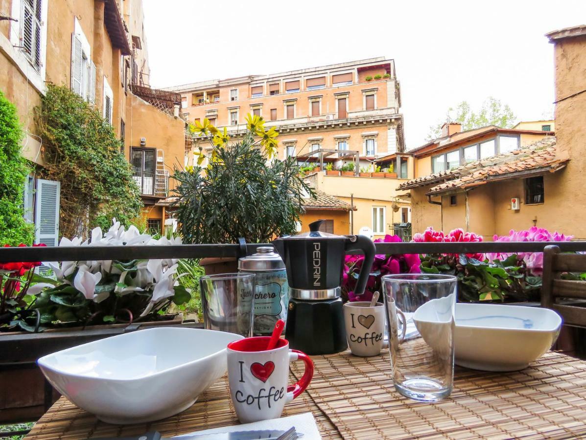 Casa Del Moro - Romantic Loft In Trastevere Exteriör bild