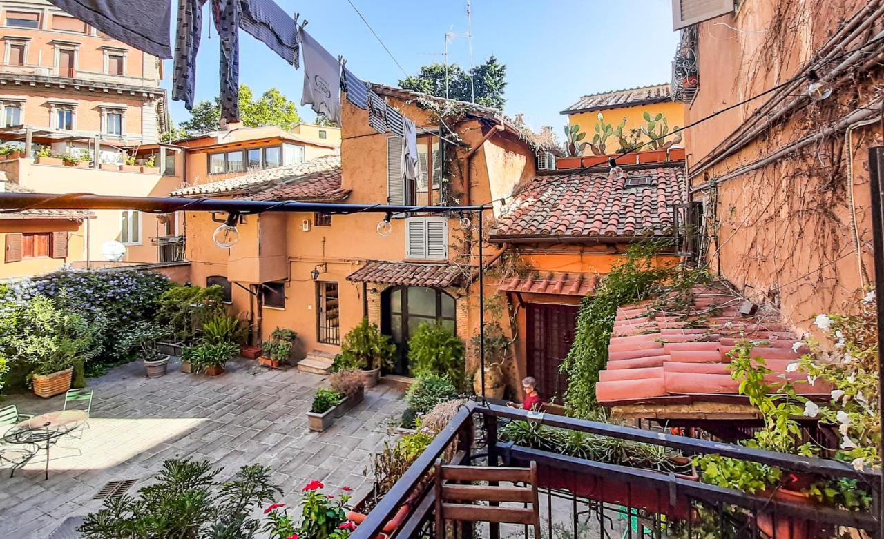 Casa Del Moro - Romantic Loft In Trastevere Exteriör bild