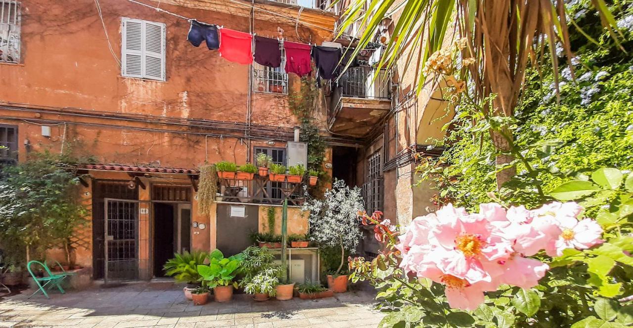 Casa Del Moro - Romantic Loft In Trastevere Exteriör bild