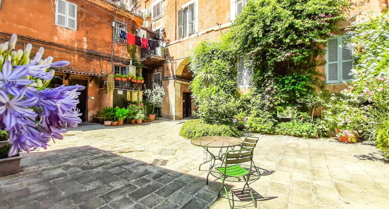 Casa Del Moro - Romantic Loft In Trastevere Exteriör bild